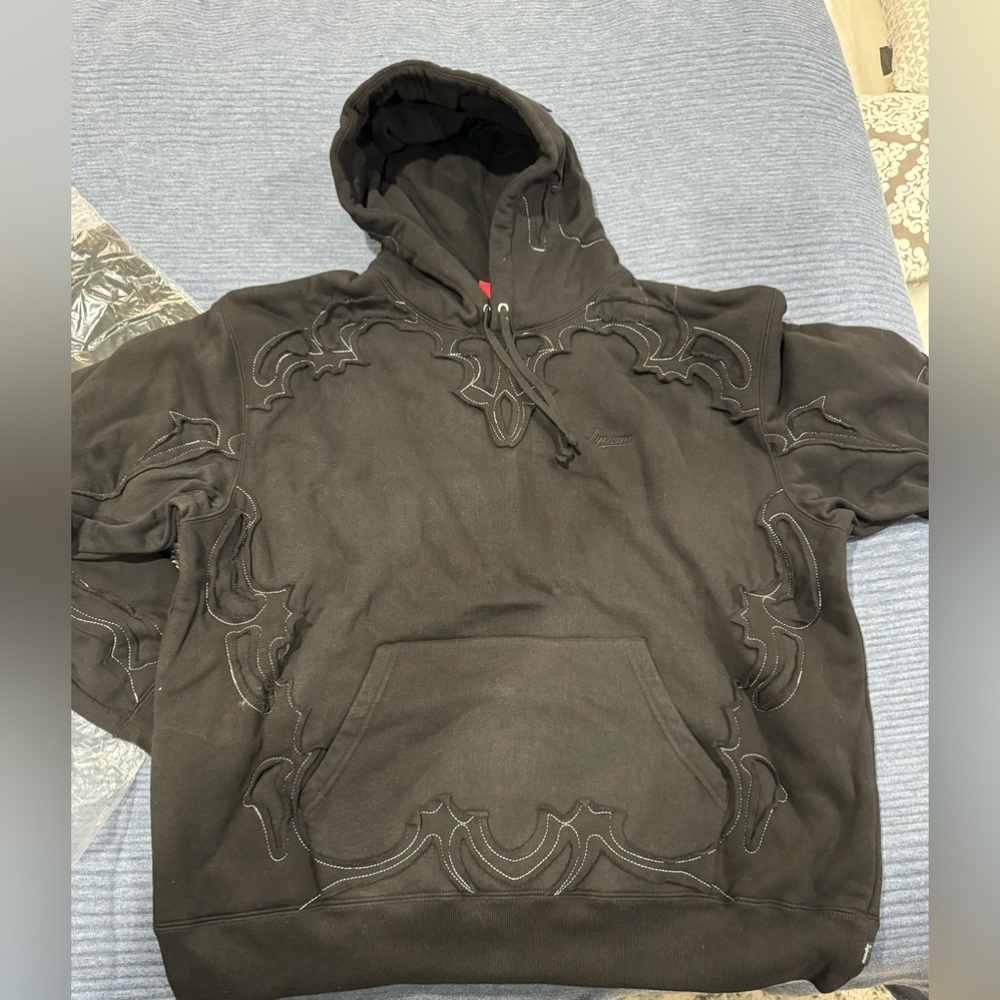 Supreme hoodie brand new with tags size XL